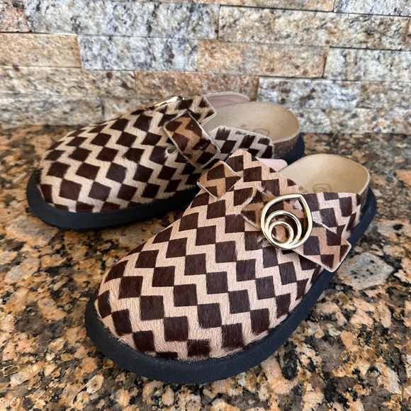 BROTHER VELLIES
Greg Genuine Calf Hair Clog - Picture 3 of 9